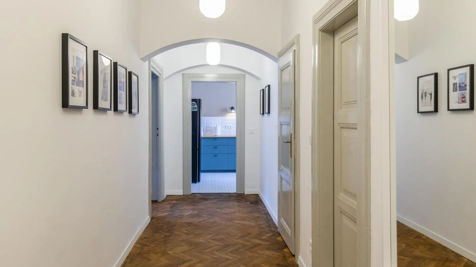Vintage Charm,3 Bedrooms,Old Town Krakow Apartment