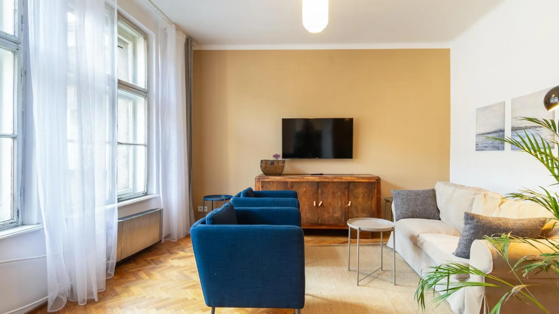 Vintage Charm,3 Bedrooms,Old Town Krakow