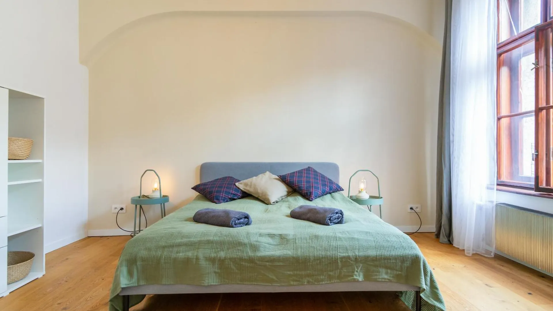 Apartment Vintage Charm,3 Bedrooms,Old Town Krakow
