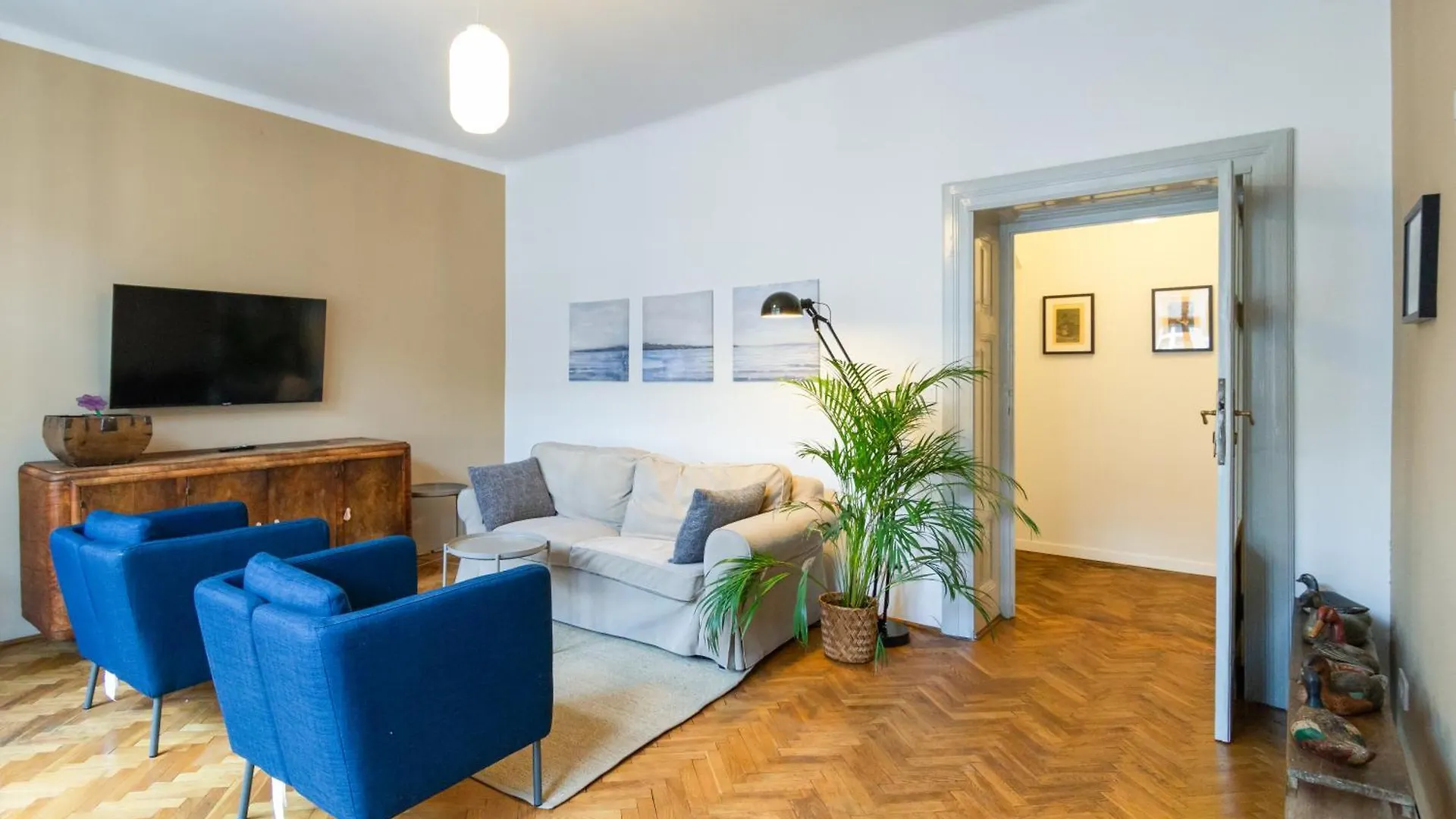 Vintage Charm,3 Bedrooms,Old Town Krakow Apartment