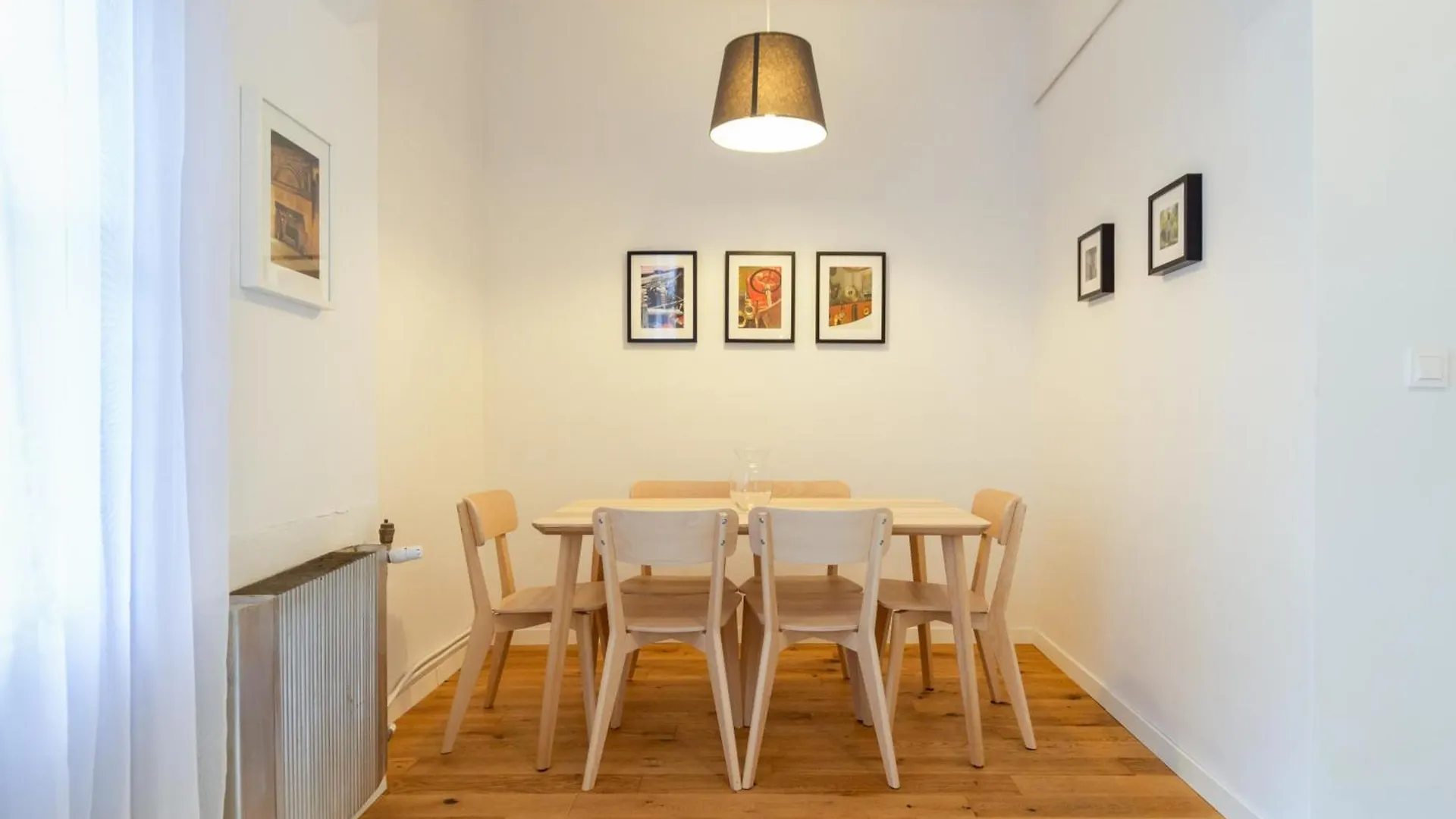 Apartment Vintage Charm,3 Bedrooms,Old Town Krakow